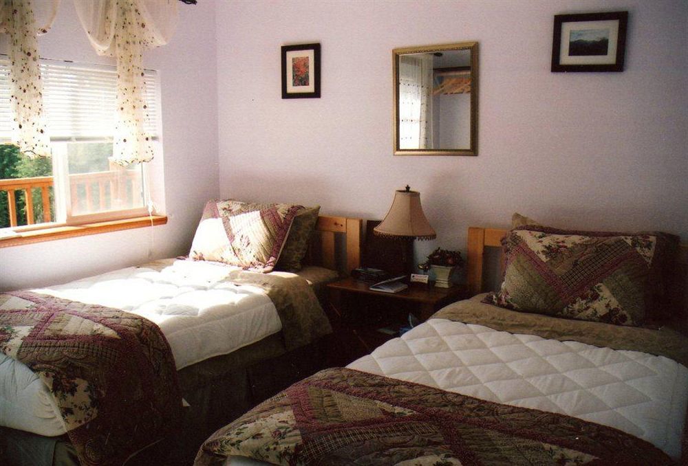 A Mooseberry Inn B&B Slana Екстериор снимка